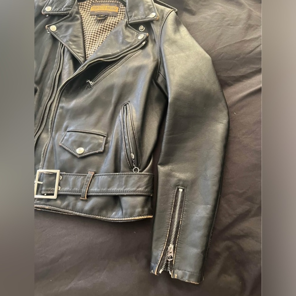 Schott NYC Women's Hand Vintaged
Cowhide Perfecto Jacket - Picture 6 of 7